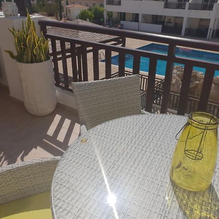 Stunning Apartment C106 With Balcony Looking Over Pool Peyia Exterior photo