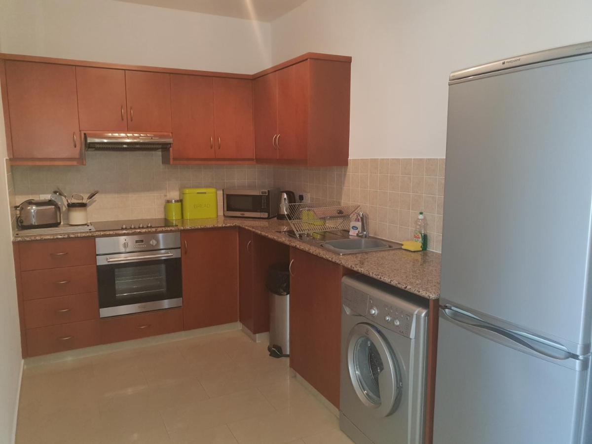 Stunning Apartment C106 With Balcony Looking Over Pool Peyia Exterior photo