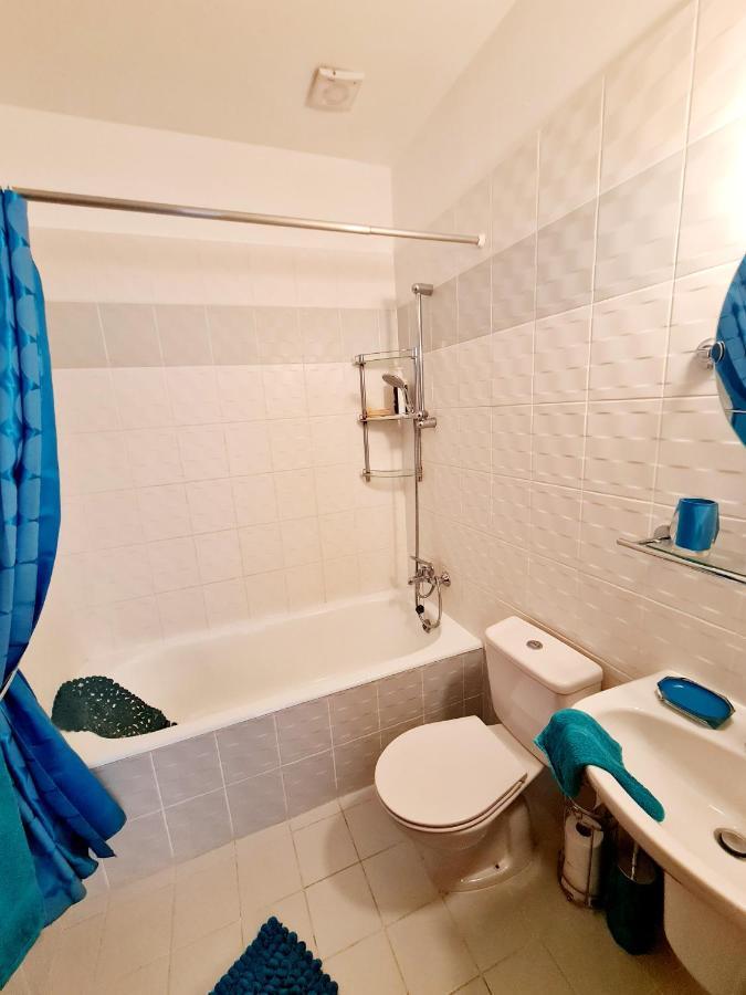 Stunning Apartment C106 With Balcony Looking Over Pool Peyia Exterior photo