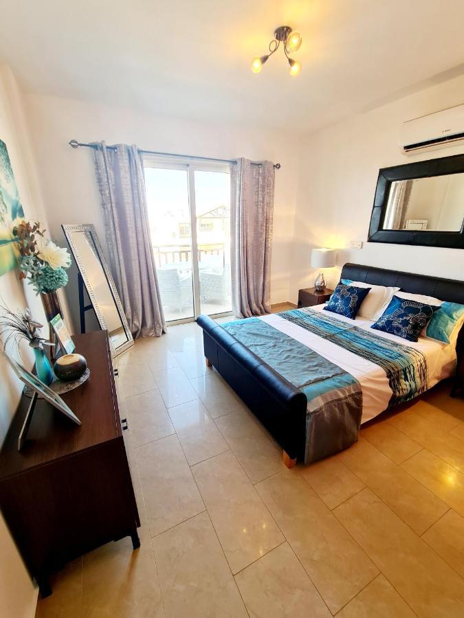 Stunning Apartment C106 With Balcony Looking Over Pool Peyia Exterior photo