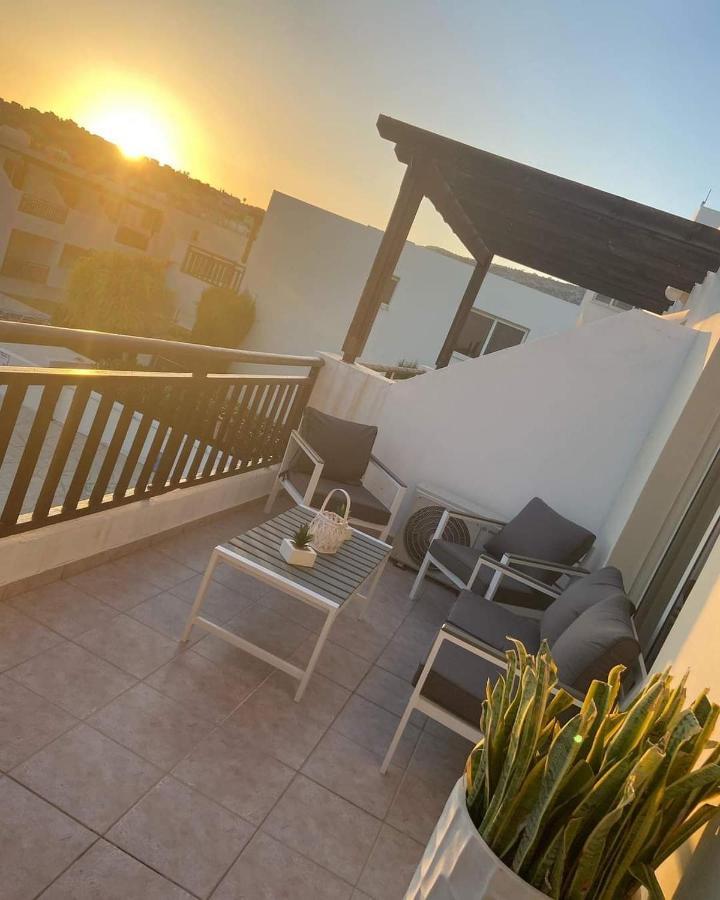 Stunning Apartment C106 With Balcony Looking Over Pool Peyia Exterior photo